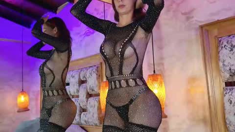 juliana_mendez25 online show from September 9, 2025, 7:13 pm