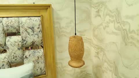 juliana_mendez25 online show from October 5, 2025, 7:01 pm