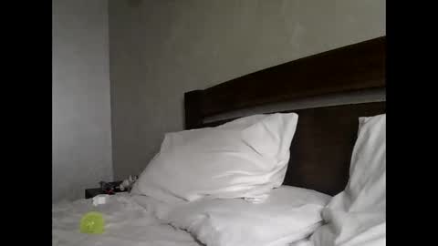 julianagold1 online show from October 10, 2025, 9:47 pm