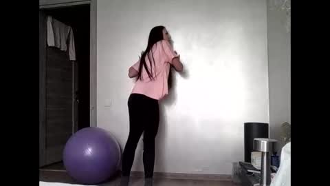 Snapshot of julianagold1 chatting on April 19, 2026, 4:17 pm julianagold1 online show from April 19, 2026, 4:17 pm