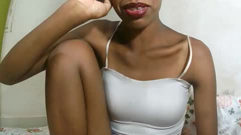 Snapshot of julianahsexy27 chatting on February 18, 2026, 7:10 pm Nathie online show from February 18, 2026, 7:10 pm