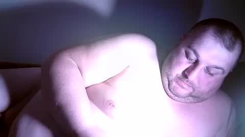 Snapshot of julianoparno chatting on December 5, 2024, 9:28 pm Juliano online show from December 5, 2024, 9:28 pm