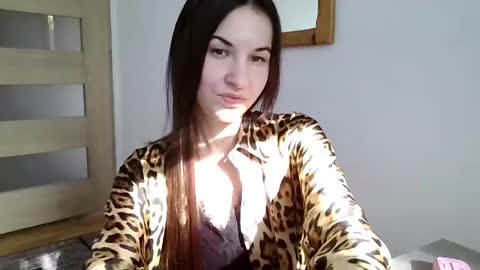 Julia online show from April 25, 2026, 2:36 pm
