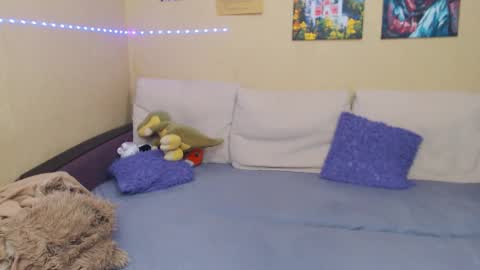 Jul online show from January 7, 2025, 2:51 pm