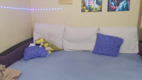 Jul online show from January 8, 2025, 2:35 pm