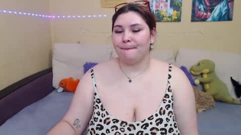 Jul online show from January 12, 2025, 8:03 pm