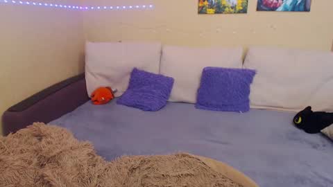 Jul online show from February 27, 2025, 8:17 am