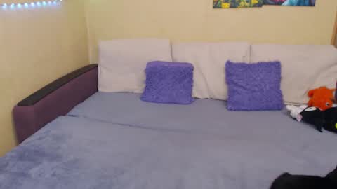 Jul online show from October 4, 2025, 2:37 pm