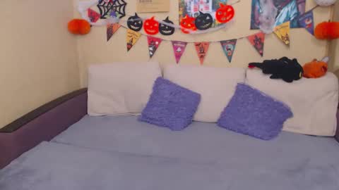 Jul online show from October 26, 2025, 2:56 pm