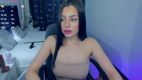 julia online show from February 18, 2025, 8:16 am