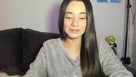 Snapshot of julidavila chatting on August 2, 2026, 2:32 am Jeimy Help me to reach 100 thumbs up online show from August 2, 2026, 2:32 am