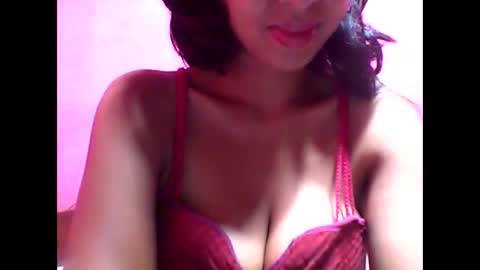 julie0612 online show from February 18, 2025, 4:04 am