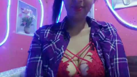 Snapshot of julie0612 chatting on April 5, 2026, 7:00 pm julie0612 online show from April 5, 2026, 7:00 pm