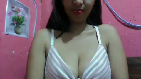 julie0612 online show from June 16, 2026, 11:02 am