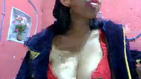 julie0612 online show from June 25, 2026, 12:09 pm