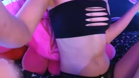 Julie-Game online show from December 19, 2025, 1:45 am