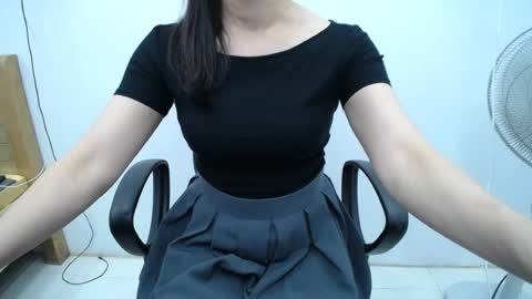 julie9x online show from June 11, 2026, 9:46 pm