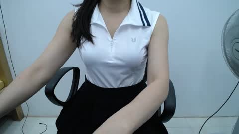 julie9x online show from June 12, 2026, 9:14 pm