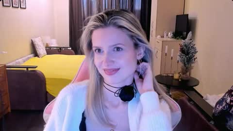 Julie online show from November 17, 2025, 3:34 am