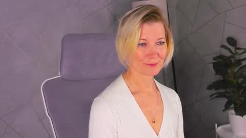 Julie Lucasss online show from March 20, 2026, 12:48 am