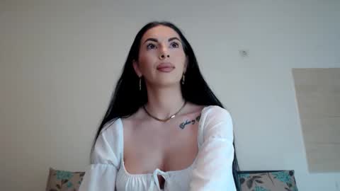 julie_queenxx online show from February 11, 2026, 7:13 am