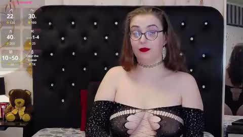 Julia online show from August 7, 2026, 4:36 am