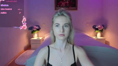 Snapshot of julieblazex chatting on June 7, 2026, 7:39 pm julieblazex online show from June 7, 2026, 7:39 pm