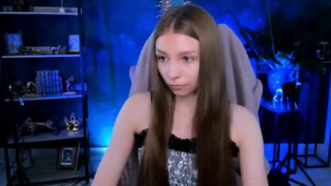juliedaniel online show from June 18, 2026, 4:02 am