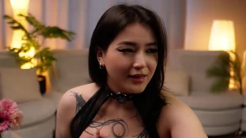 Violet online show from October 31, 2025, 7:20 am