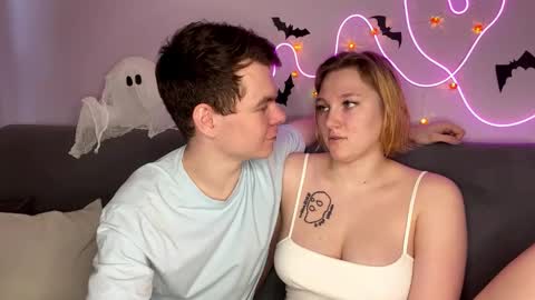 Julie and Thomas online show from October 29, 2025, 8:05 am