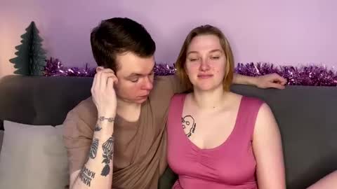 Julie and Thomas online show from December 15, 2025, 8:07 am