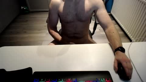 julienneedyou online show from June 12, 2026, 5:17 am