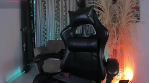 Julien online show from May 13, 2026, 11:18 am