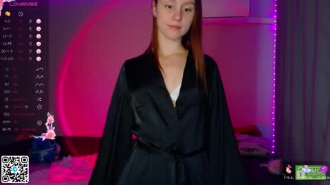 julieqt online show from September 28, 2025, 1:27 pm