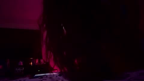 juliet4evaromeo777 online show from September 24, 2025, 6:11 pm