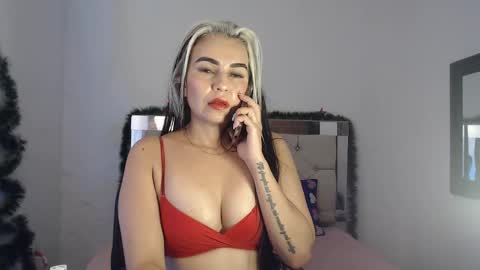 Snapshot of julieta__fox_ chatting on December 29, 2024, 3:54 am julieta__fox_ online show from December 29, 2024, 3:54 am