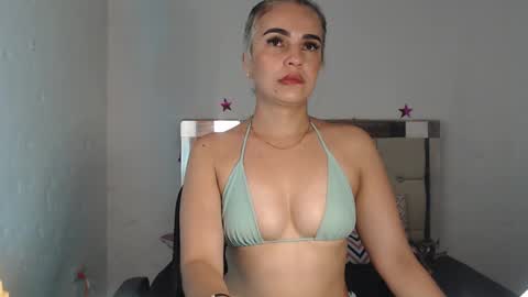 Snapshot of julieta__fox_ chatting on January 13, 2025, 7:00 am julieta__fox_ online show from January 13, 2025, 7:00 am