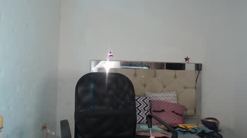 Snapshot of julieta__fox_ chatting on March 3, 2025, 9:33 am julieta__fox_ online show from March 3, 2025, 9:33 am