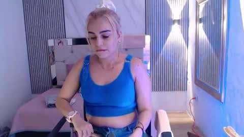 julieta__fox_ online show from February 28, 2026, 3:07 am