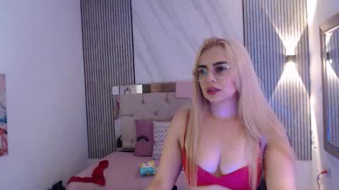 julieta__fox_ online show from March 2, 2026, 2:03 am
