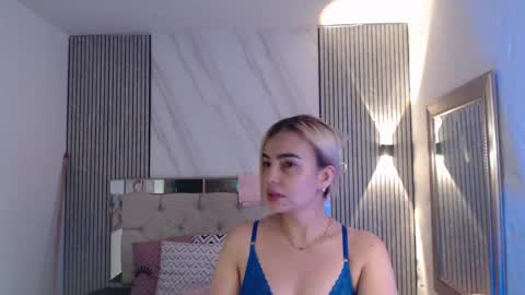 Snapshot of julieta__fox_ chatting on May 12, 2026, 4:26 pm julieta__fox_ online show from May 12, 2026, 4:26 pm