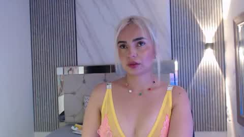 julieta__fox_ online show from July 13, 2026, 3:26 pm