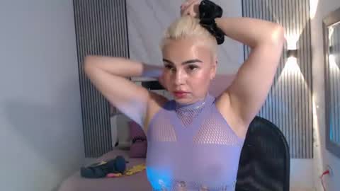 julieta__fox_ online show from August 6, 2026, 3:36 pm