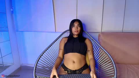 Juli online show from January 4, 2025, 10:24 pm