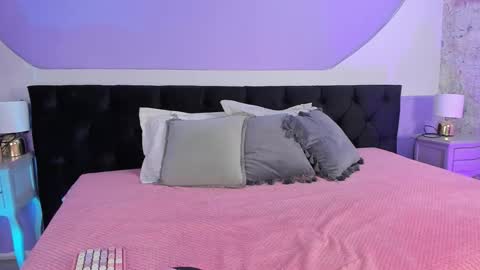 Snapshot of julieta_cortes__ chatting on September 17, 2025, 11:56 am Julieta  online show from September 17, 2025, 11:56 am