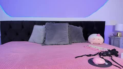 Snapshot of julieta_cortes__ chatting on October 17, 2025, 1:14 pm Julieta  online show from October 17, 2025, 1:14 pm