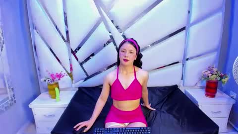 Julieta online show from November 12, 2025, 7:35 pm