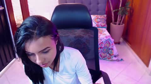 Snapshot of julieta_fn chatting on February 21, 2025, 6:48 pm julieta_fn online show from February 21, 2025, 6:48 pm