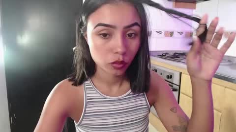 Snapshot of julieta_fn chatting on May 22, 2026, 3:17 pm julieta_fn online show from May 22, 2026, 3:17 pm