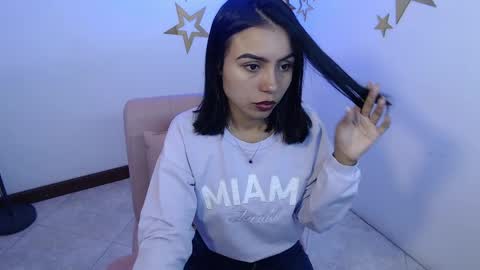 Snapshot of julieta_fn chatting on June 1, 2026, 2:52 pm julieta_fn online show from June 1, 2026, 2:52 pm